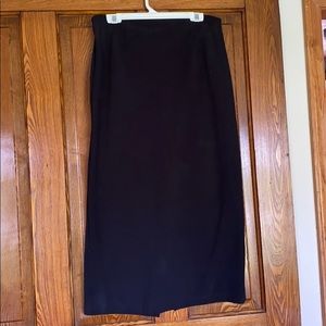 Black pencil skirt w/slit in back